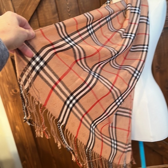 Popular colors scarf Not Burberry - Picture 5 of 6